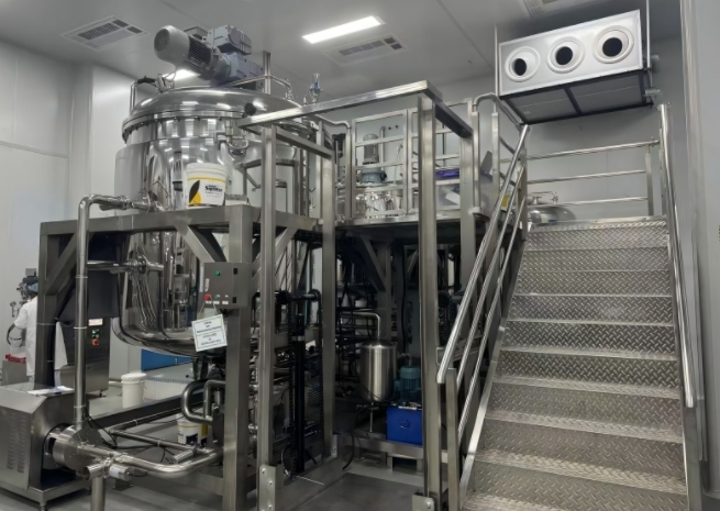 真空均質(zhì)乳化機5000L(非標款)